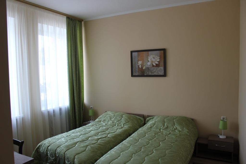 Turli Inn Maladzyechna Exterior photo